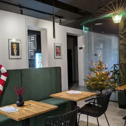 Cafe Arkady (Police )