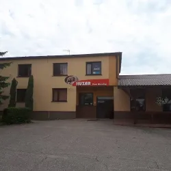 Dom Weselny Huzar (Sulmierzyce )