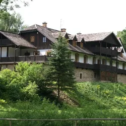 Dworek Targowiska - Hotel I Restauracja (Targowiska )