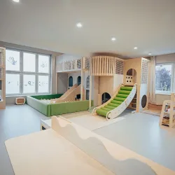 Ence Pence Głogówek Sala Zabaw Bawialnia Animacje Animator (Głogówek )