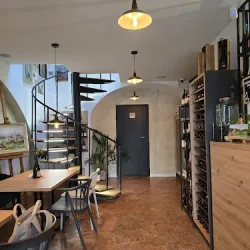 Grono Przyjaciół | Wine Bar | Sklep Z Winem (Przemyśl )