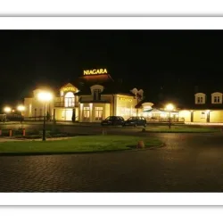 Hotel Niagara. Szkolenia. Konferencje. Kręgielnia. Basen (Golina )