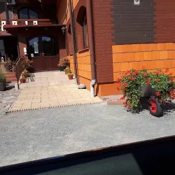 Hotel & Restauracja Trzy Podkowy (Biskupiec )