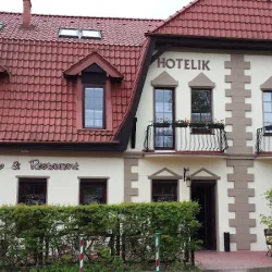 Hotelik Prohibicja Peter`s Pub Hotel Restauracja Pizzeria Noclegi Catering Mikołajki (Mikołajki )