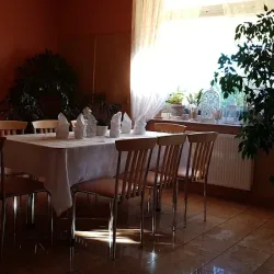 Kandefer Hotel Restauracja (Besko )