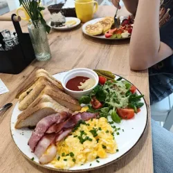 Lunch Bar