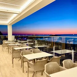 Mikado - Restauracja Kołobrzeg. Widok Na Morze. (Kołobrzeg )