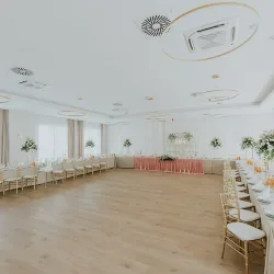 Moment Restauracja - Noclegi (Strzelce Opolskie )