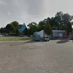 Parking Przy Restauracji 