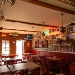 Peter's Pub & Restaurant (Mikołajki )