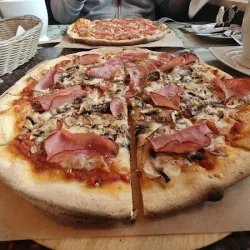Pizzeria Na Deptaku Pizza (Gryfino )