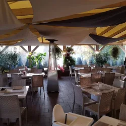 Pod Żubrem. Restauracja (Kruklanki )