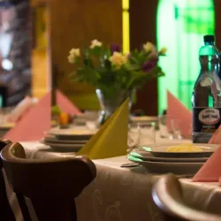 Restauracja Karczma Pod Jesionem , Noclegi (Brdów )