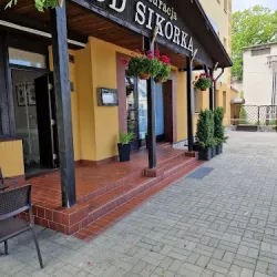 Restauracja (noclegi) „pod Sikorką” (Kobiór )