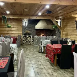 Restauracja ,,pod Czerwoną Jarzębiną” (Wielki Łęck )