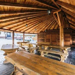 Smaczna Szopa Pizza&burger (Solina )