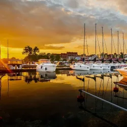 Wioska Żeglarska Mikołajki - Port W Mikołajkach (Mikołajki )