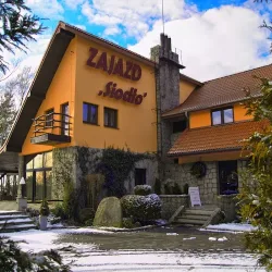 Zajazd Siodło Noclegi & Restauracja (Kobyla Góra )